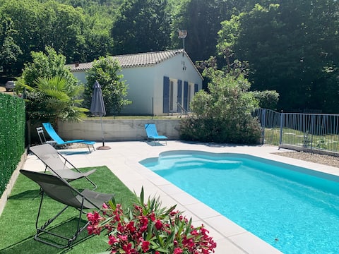 Villa Le Basalte pool & greenery