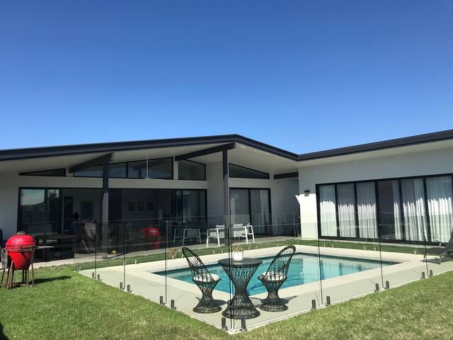 Mid Mod Casuarina gallery image 4