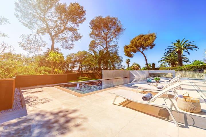 Guest favorite listing in Saint-Raphael