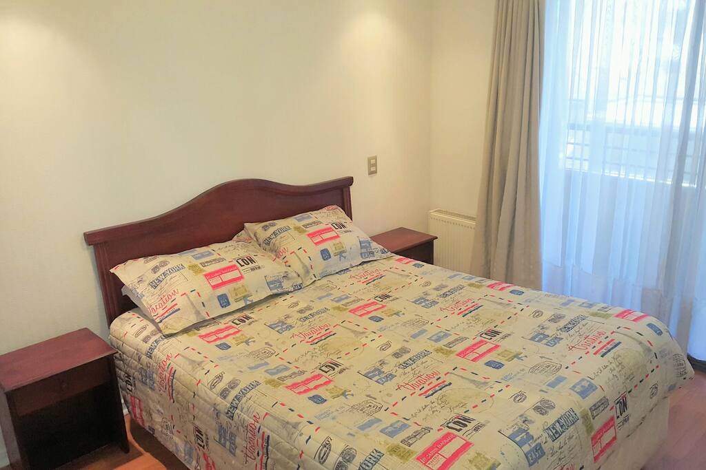Pieza con cama matrimonial