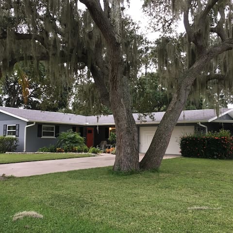 pinecraft sarasota airbnb florida springs stay places