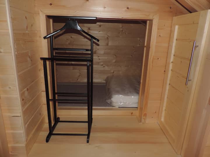 "Tiny Cabane du Bauchez" Mezzanine suite