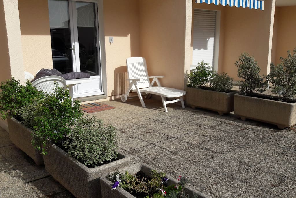 terrasse abritée, plein sud (store banne)