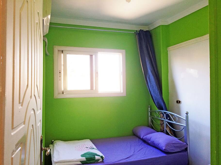 Photo of the whole room., Foto des ganzen Zimmers .