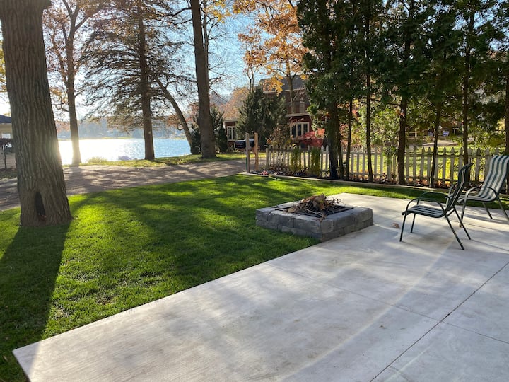 Barlow Lake House Heat/AC, Gas Grill, Fire pit Cottages for Rent in