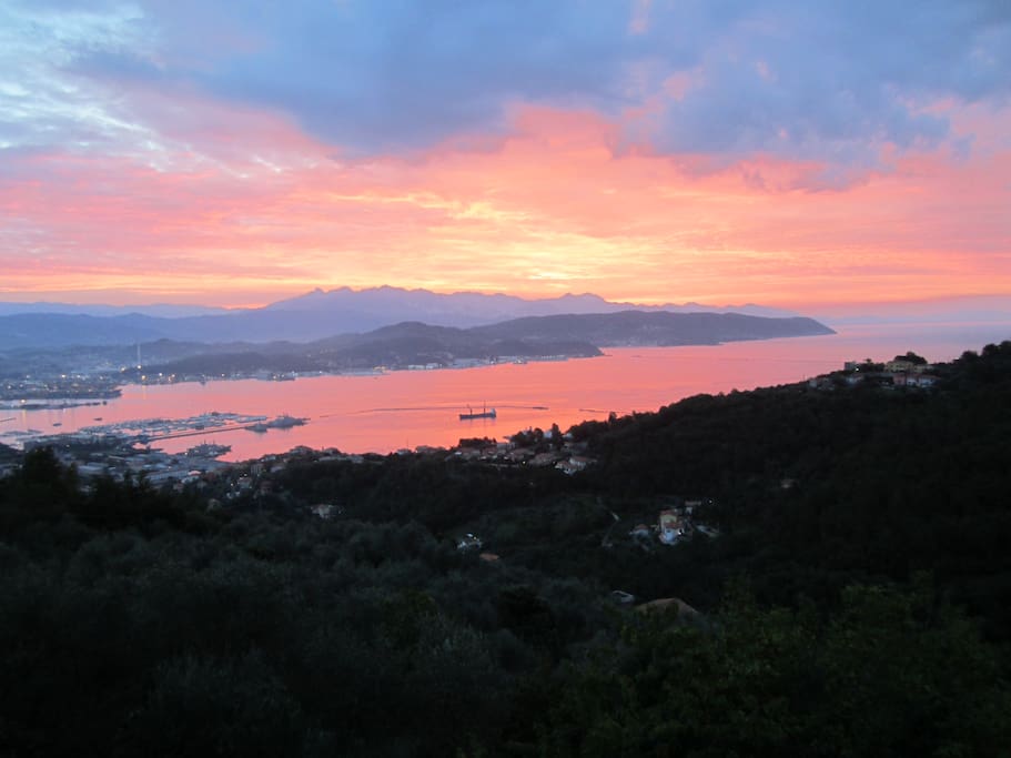 The magnificent sunrise over the Alpi Apuane