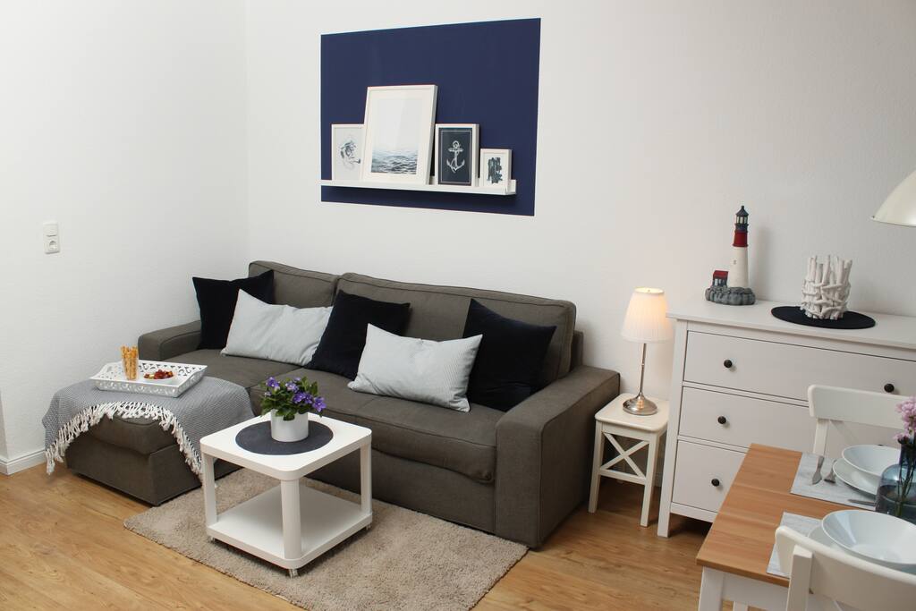 Wohnzimmer mit Schlafcouch