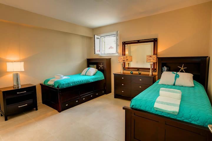 Chumba cha kulala #5 kwenye ghorofa ya chini