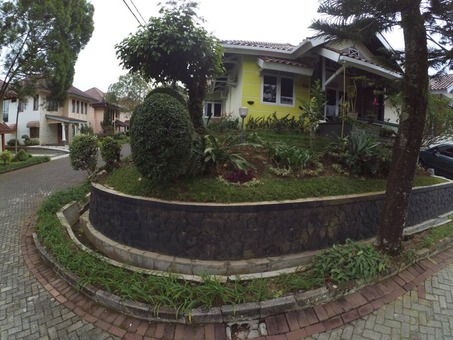 Villa kota bunga puncak,jabal Villas for Rent in Puncak, Cipanas, Indonesia Villa kota bunga puncak,jabal Villas for Rent in Puncak, Cipanas, Indonesia