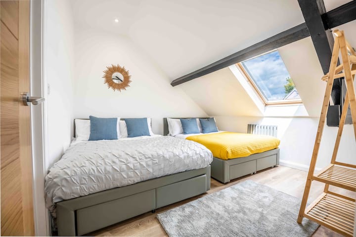 Cottage, two can sleep up to 4 and has an ensuite.