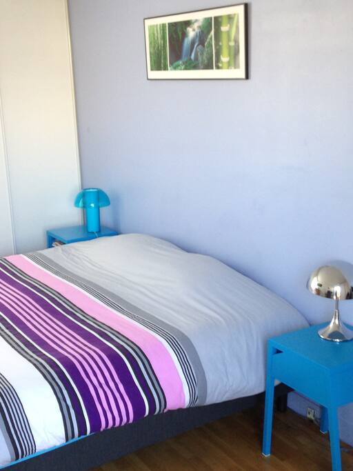 Chambre de 17 m² avec dressing et lit enfant