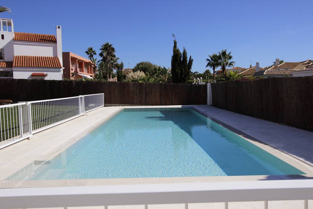 fenced pool