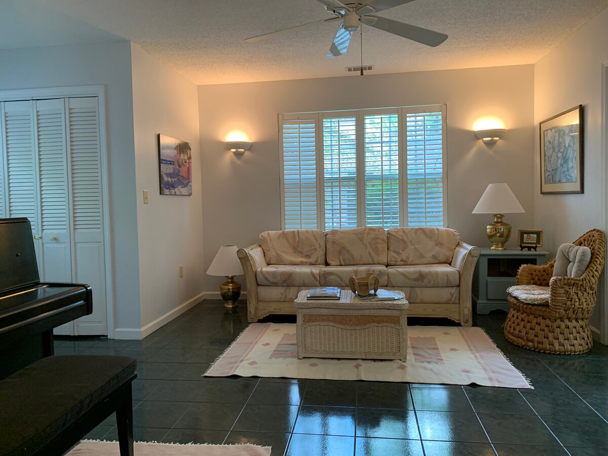 Chumba cha muziki/kitanda cha kuvuta