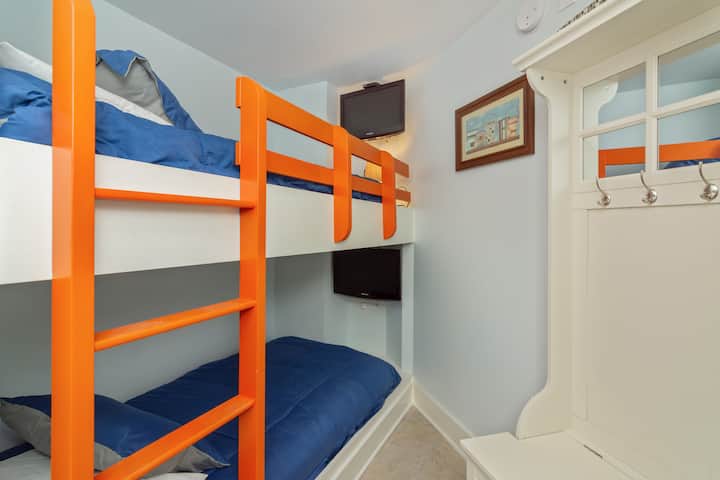 Chumba cha kulala kilicho na mlango