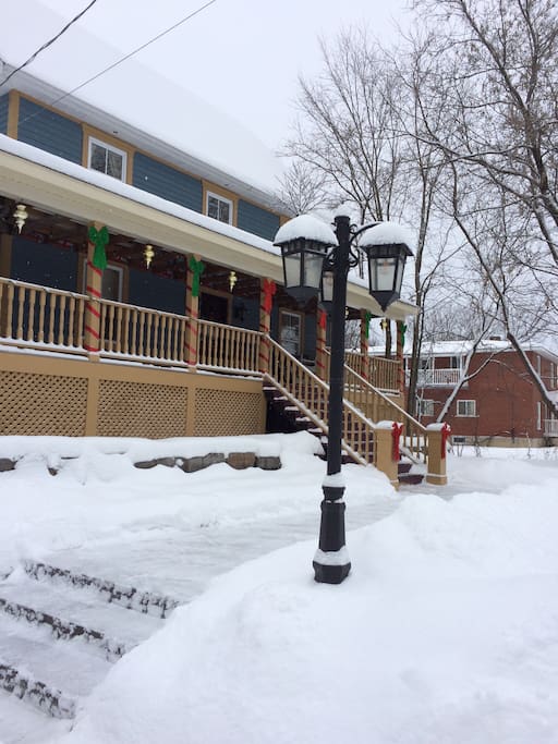 Riverside B & B is a Victorian house built in 1890. It has a beautiful wrap around veranda for you to enjoy. The house does have some character flaws. College Street is a main road with some noise.