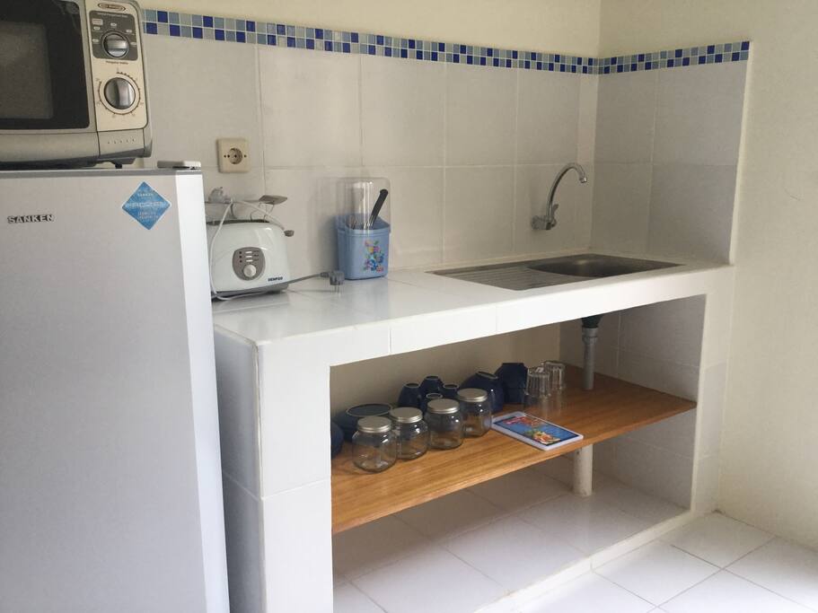 Compact kitchenette