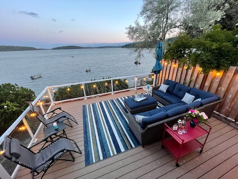 Peaceful Beach FRONT home on protected Similk Bay!