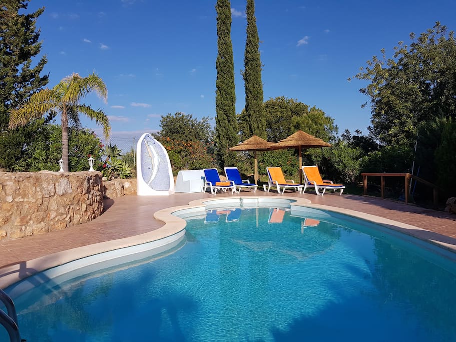 Piscina exterior exclusiva para si.