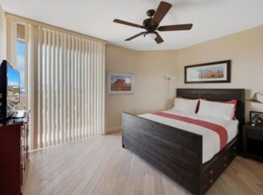 2nd bedroom