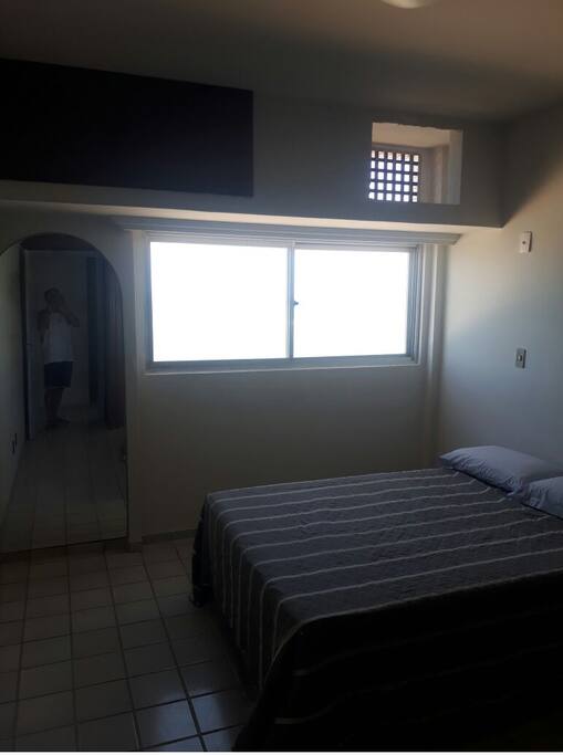 Quarto Mar - janela de frente pra o mar.