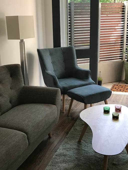 Comfortable Modern Furnishing