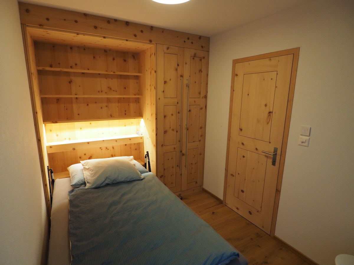 Izba pre hostí so skladacou posteľou (120 x 200 cm)