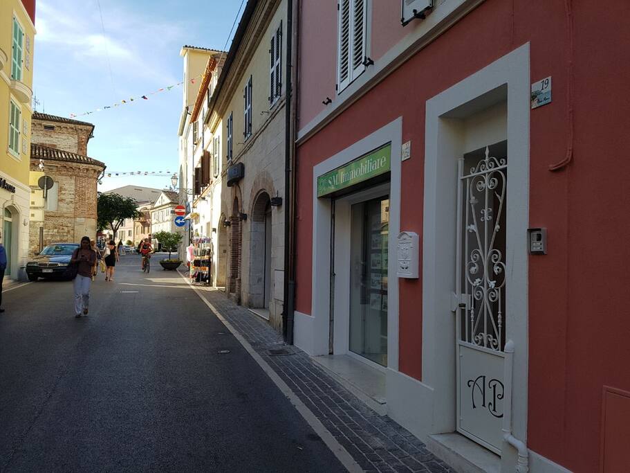 verso piazza del santuario
