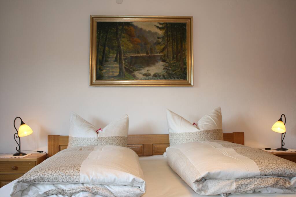 Schlafzimmer 1
