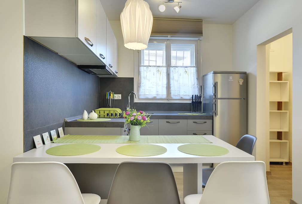 Kitchen and dining table