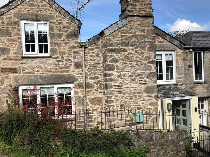 Cosy 3 bedroom cottage on the edge of Bodmin Moor Cottages for Rent