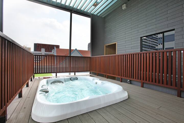 Two Bedrooms with Kitchenette near Bugis Junction gallery image 2