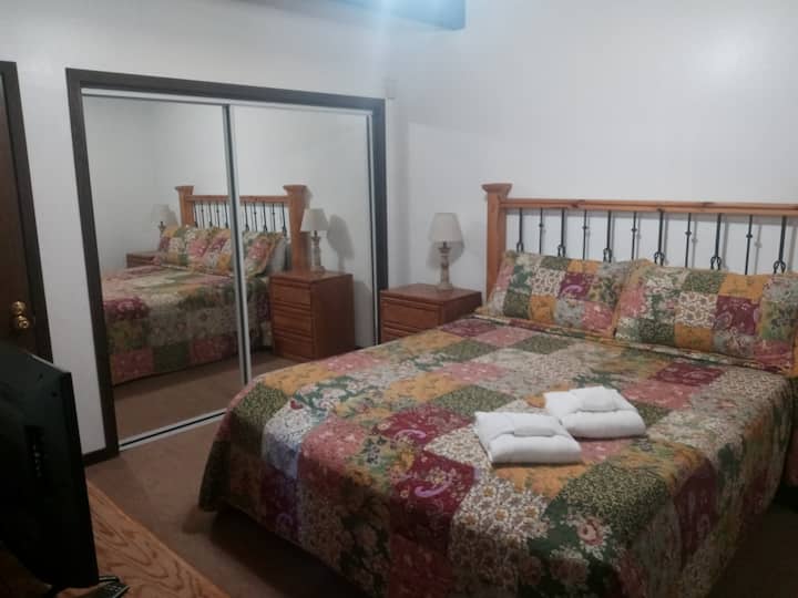 King size bed with En Suite bathroom on main floor.