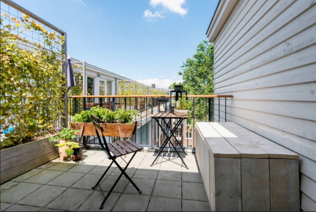 Well, here it is. The sunny balcony is really amazing!