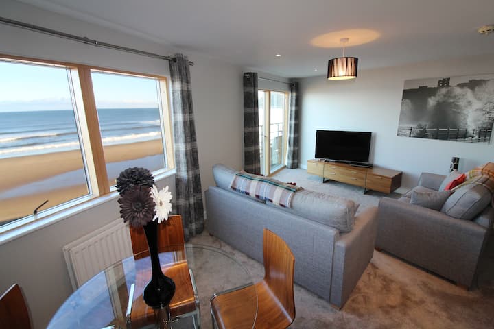 2 Bedroom Sea View Apartment - Scarborough