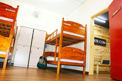 KL Backpacker Hostel (Mixed Dorm)