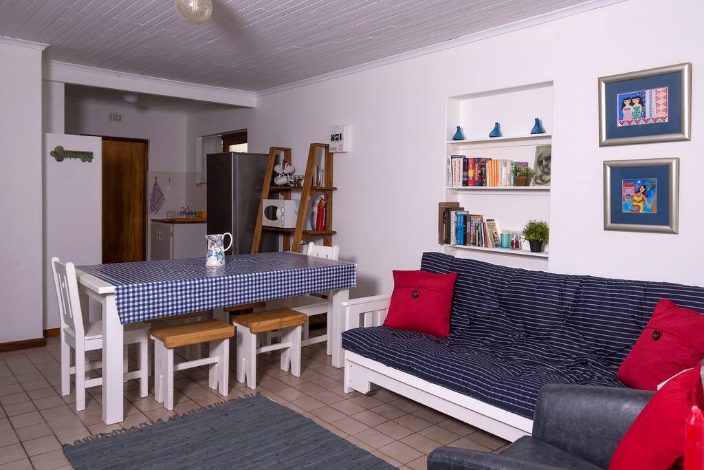 Lounge/Kitchen