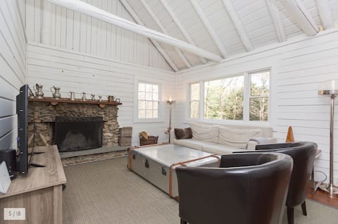 Successful Airbnb property: Cottage in the Hamptons -10 min to Shinnecock Club in Water Mill