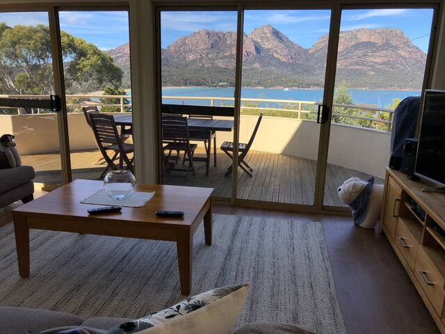Freycinet Beach House gallery image 3