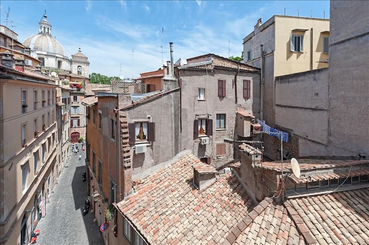 Ancient Palace In Downtown Rome gallery image 5