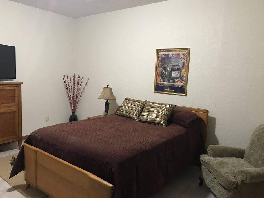 Bedroom for one or two.