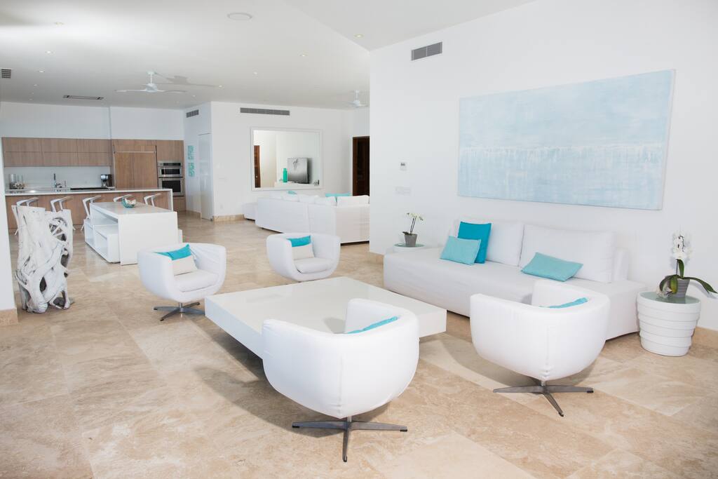 Livingroom looking in