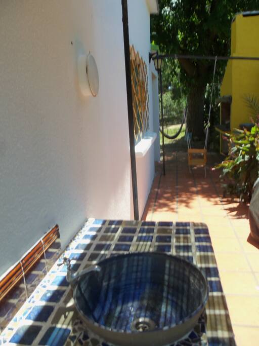 Pileta exterior al costado