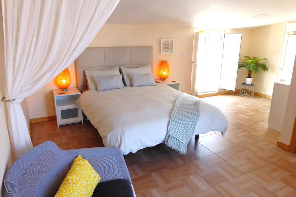 Your luxury bedroom with amazing view of Porto!