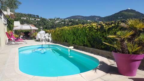 villa with pool and garden 15mn Nice center