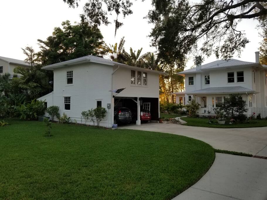 Carriage House on the Left
Main House on Right
Street View