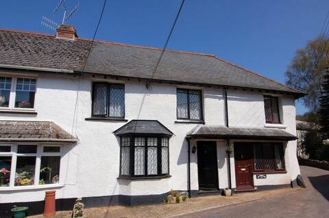 Cosy, traditional cottage on the edge of Exmoor