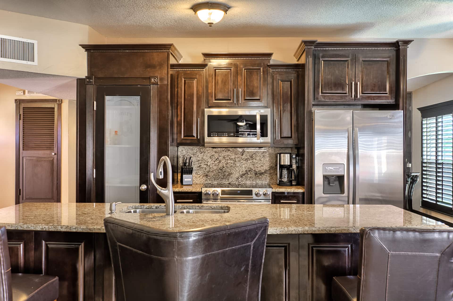 El Paso Southwest Get-a-Way 2020 sqft retreat
