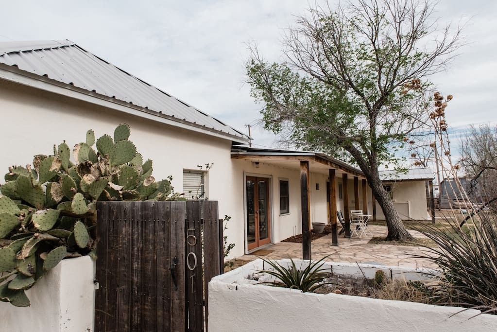 Relaxing and Spacious Adobe Home Houses for Rent in Marfa, Texas