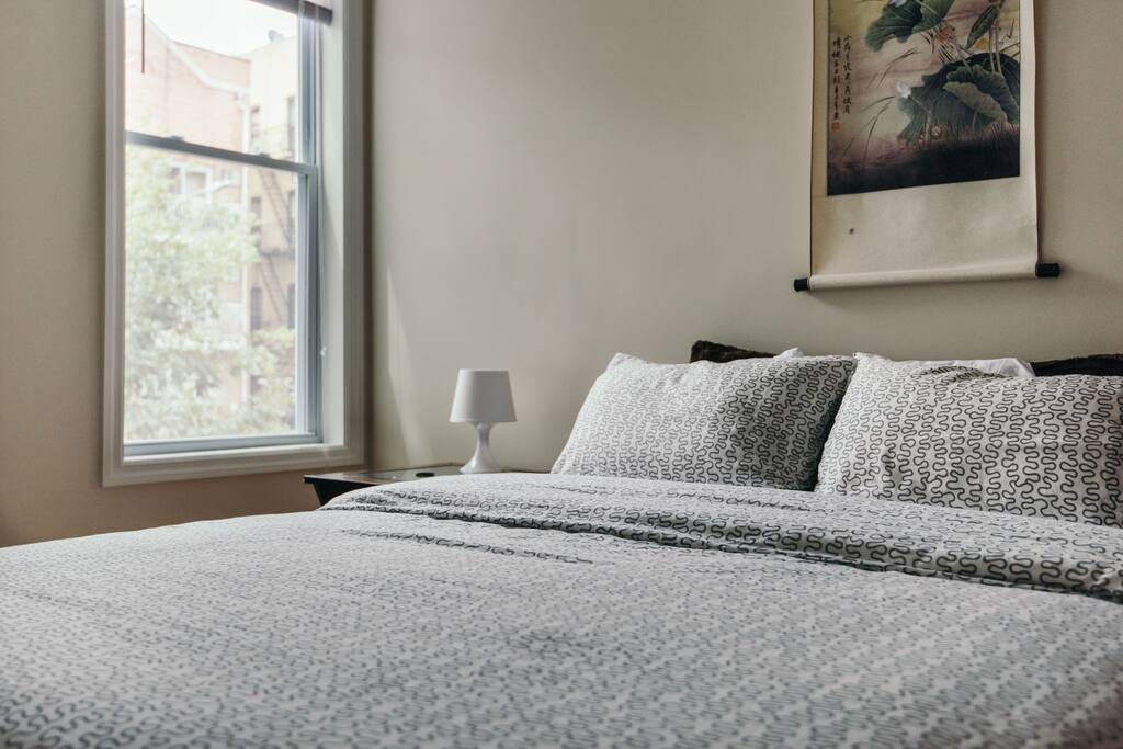 Queen size bed