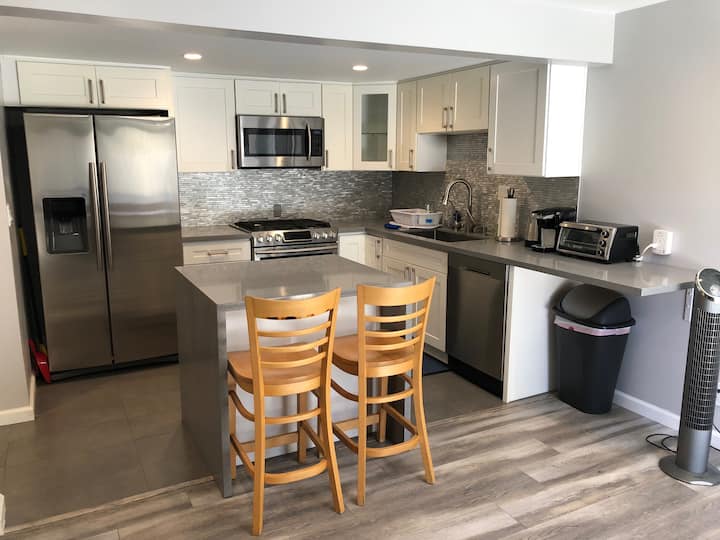 North Hollywood, Los Angeles Guest House Rentals Guest Houses and